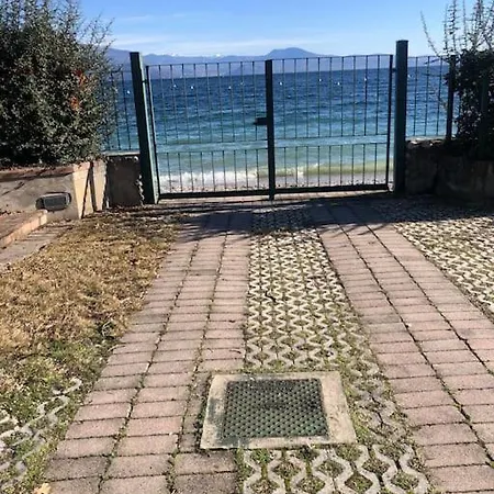 Sulla Piscina Panoramica Apartment Manerba del Garda