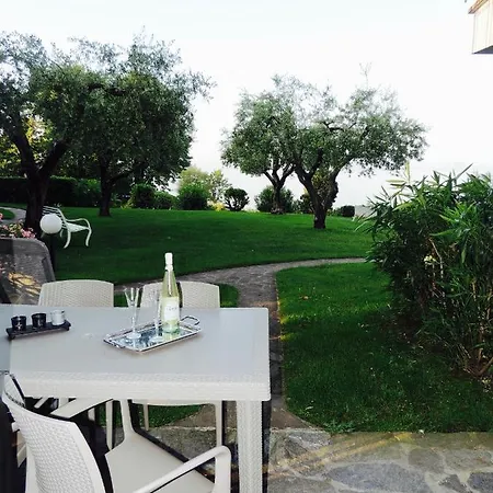 Apartment Sulla Piscina Panoramica Manerba del Garda